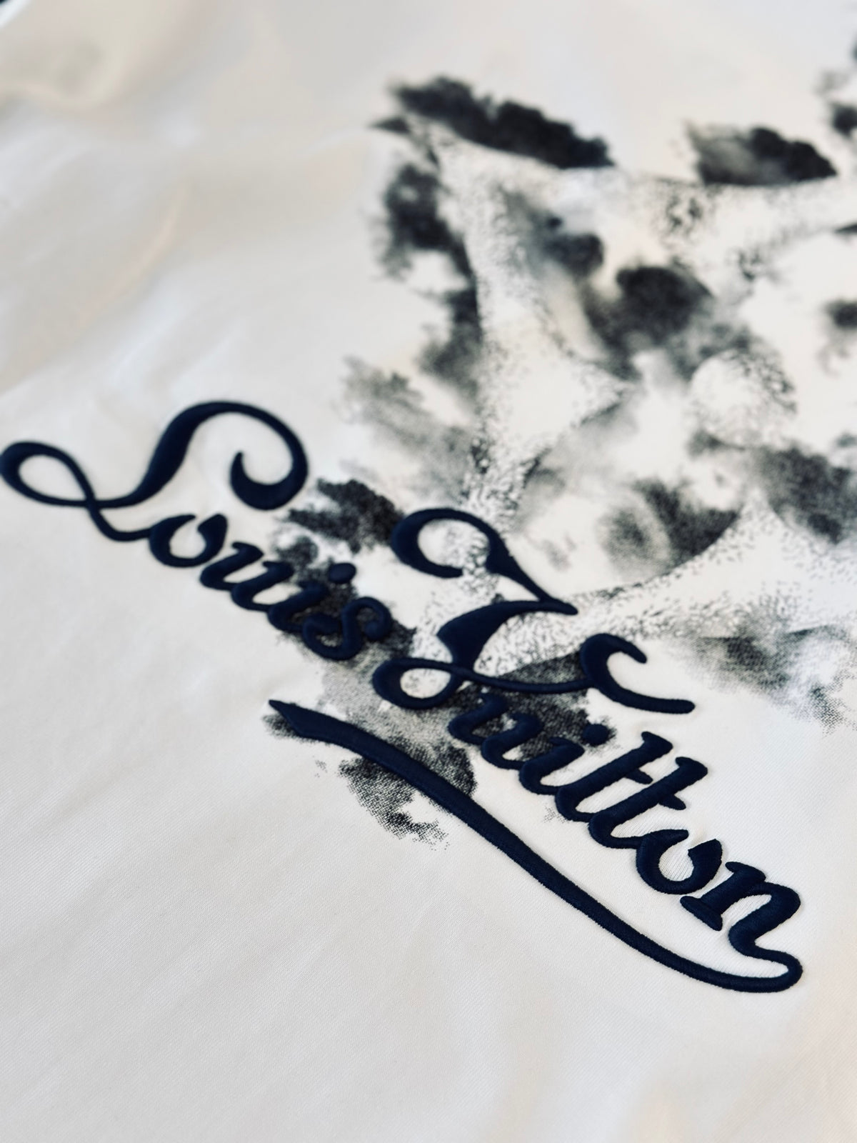 CAMISETA OVERSIZE LOU BLANCA LV TEJIDO NEGRO
