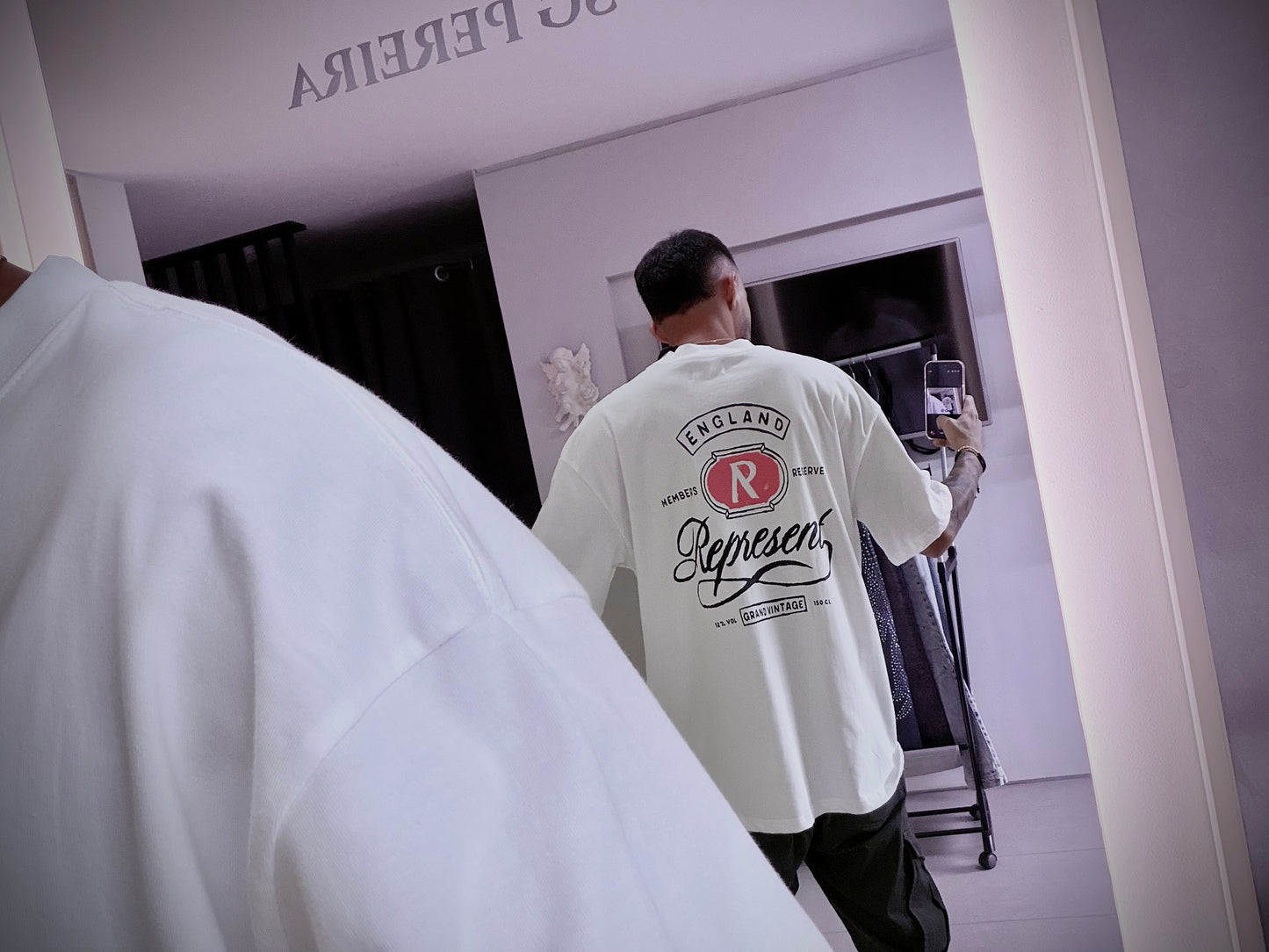 CAMISETA OVERSIZE REP BLANCA "R" ROSADA