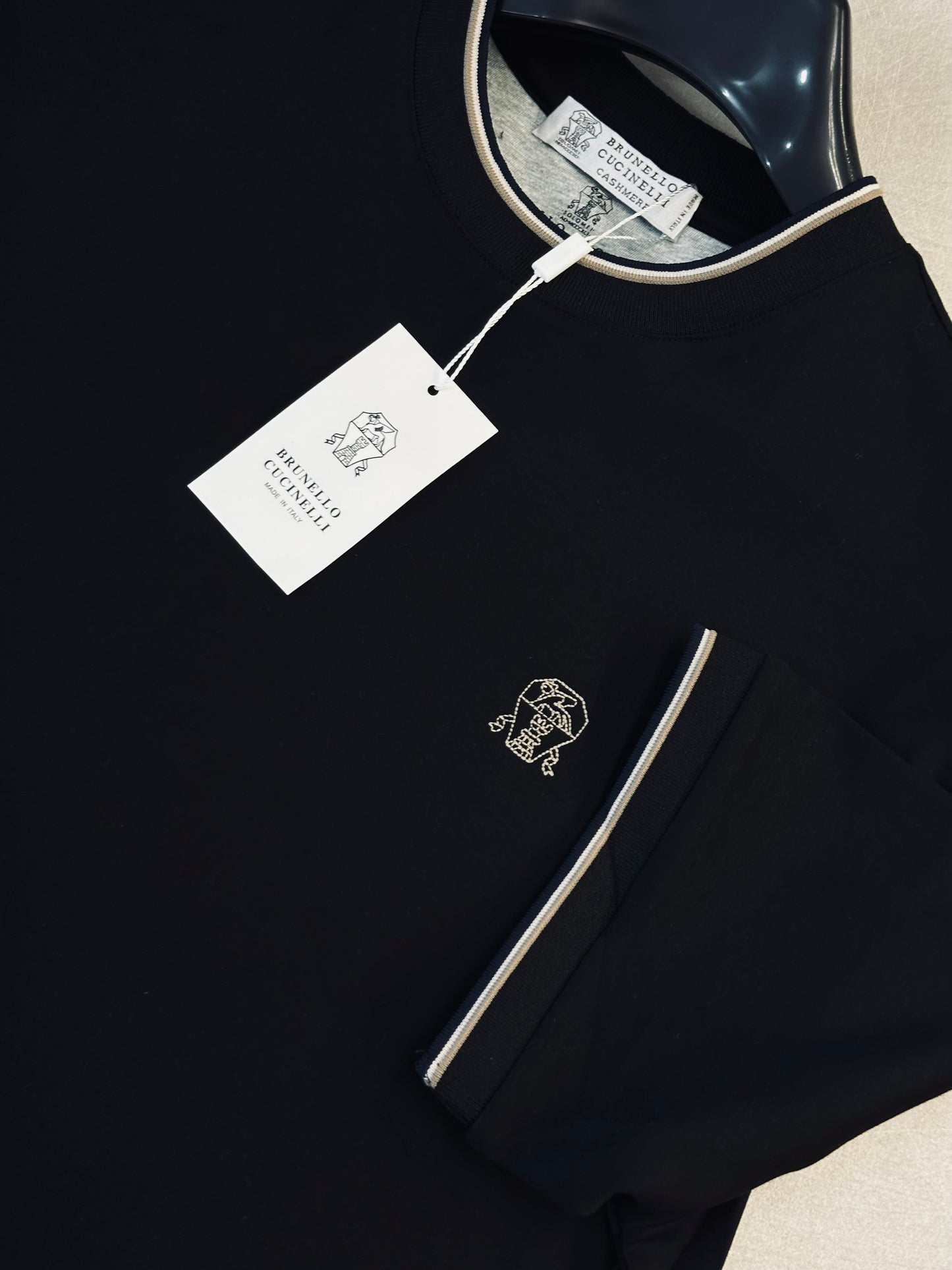 CAMISETA OVERSIZE BRU NEGRA CLASICA