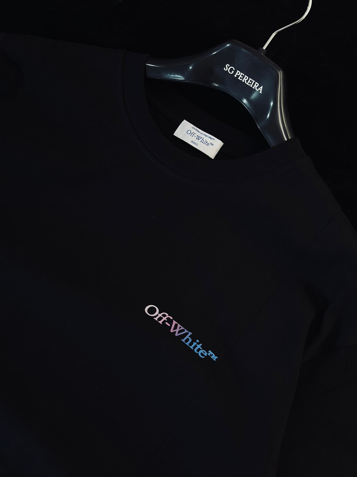 CAMISETA OVERSIZE OFF NEGRA "X" MORADA
