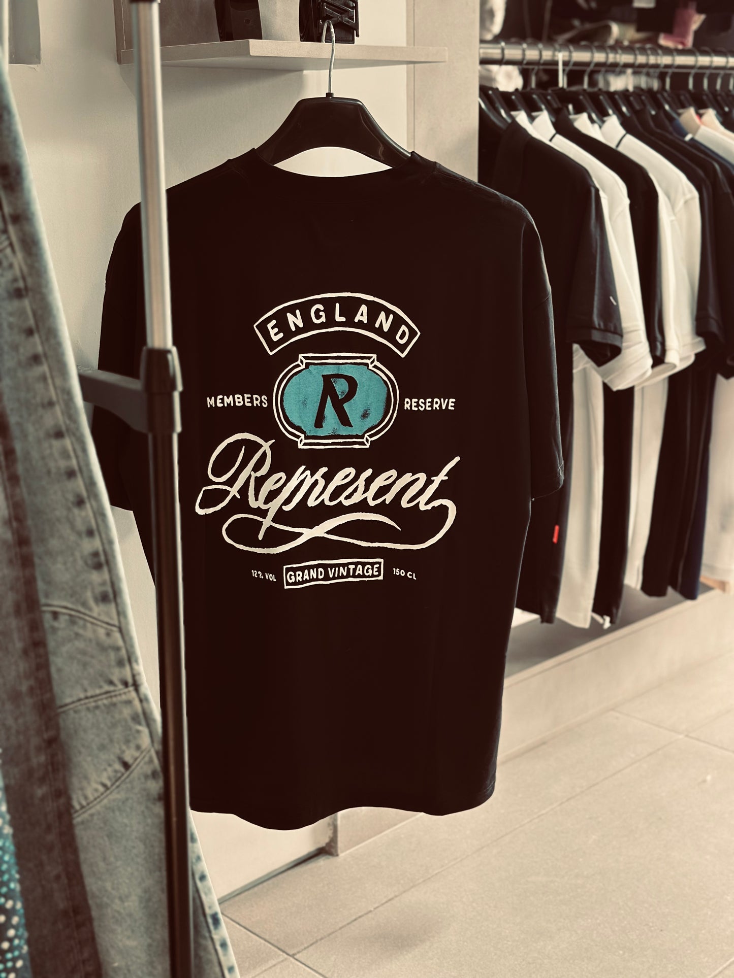 CAMISETA OVERSIZE REP NEGRA "R" AZUL