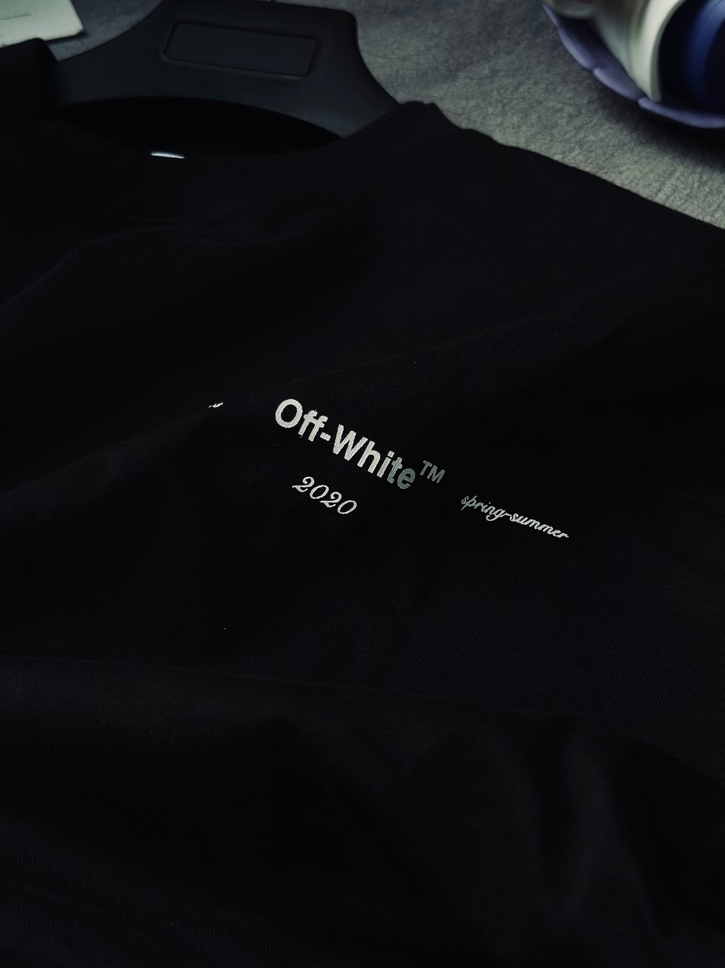 CAMISETA OVERSIZE OFF NEGRA "X" TEJIDO NEGRO