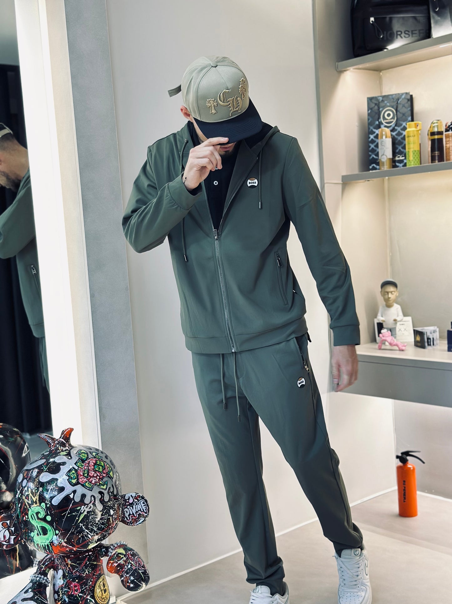 CONJUNTO DE LUJO BOS VERDE MILITAR LOGO GOMA