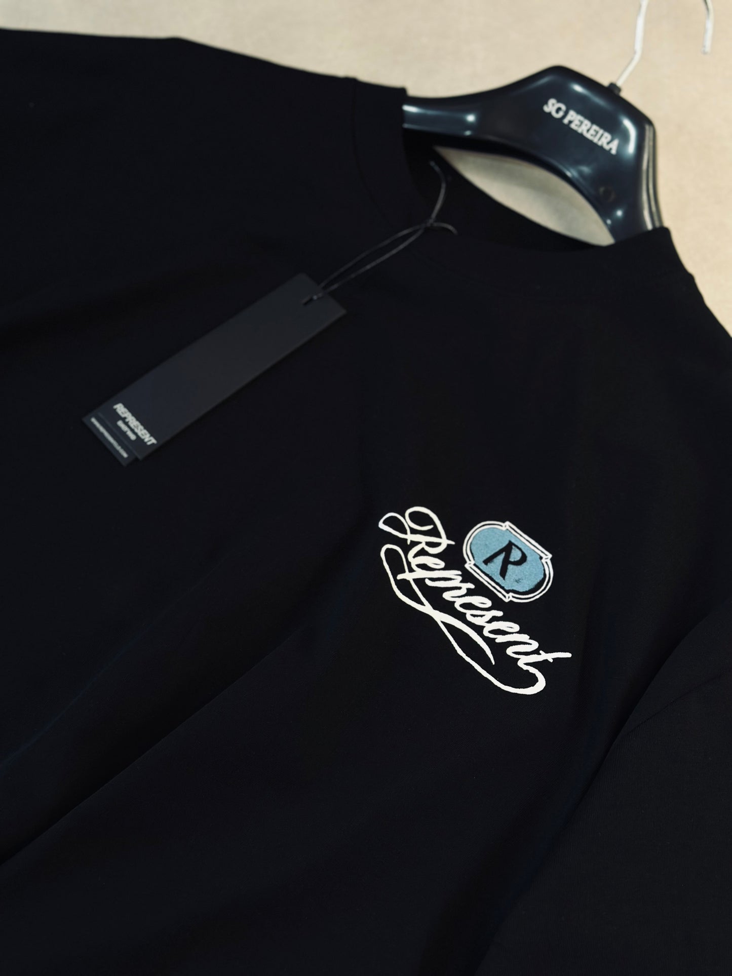 CAMISETA OVERSIZE REP NEGRA "R" AZUL
