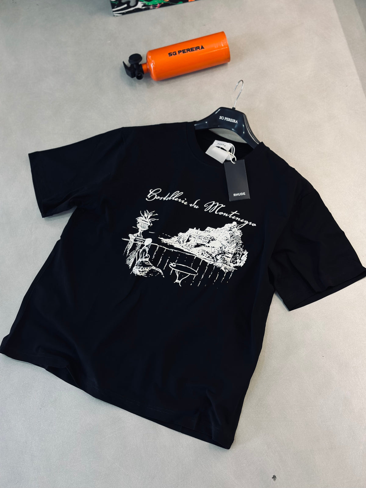 CAMISETA OVERSIZE RHU NEGRA MONTENEGRO