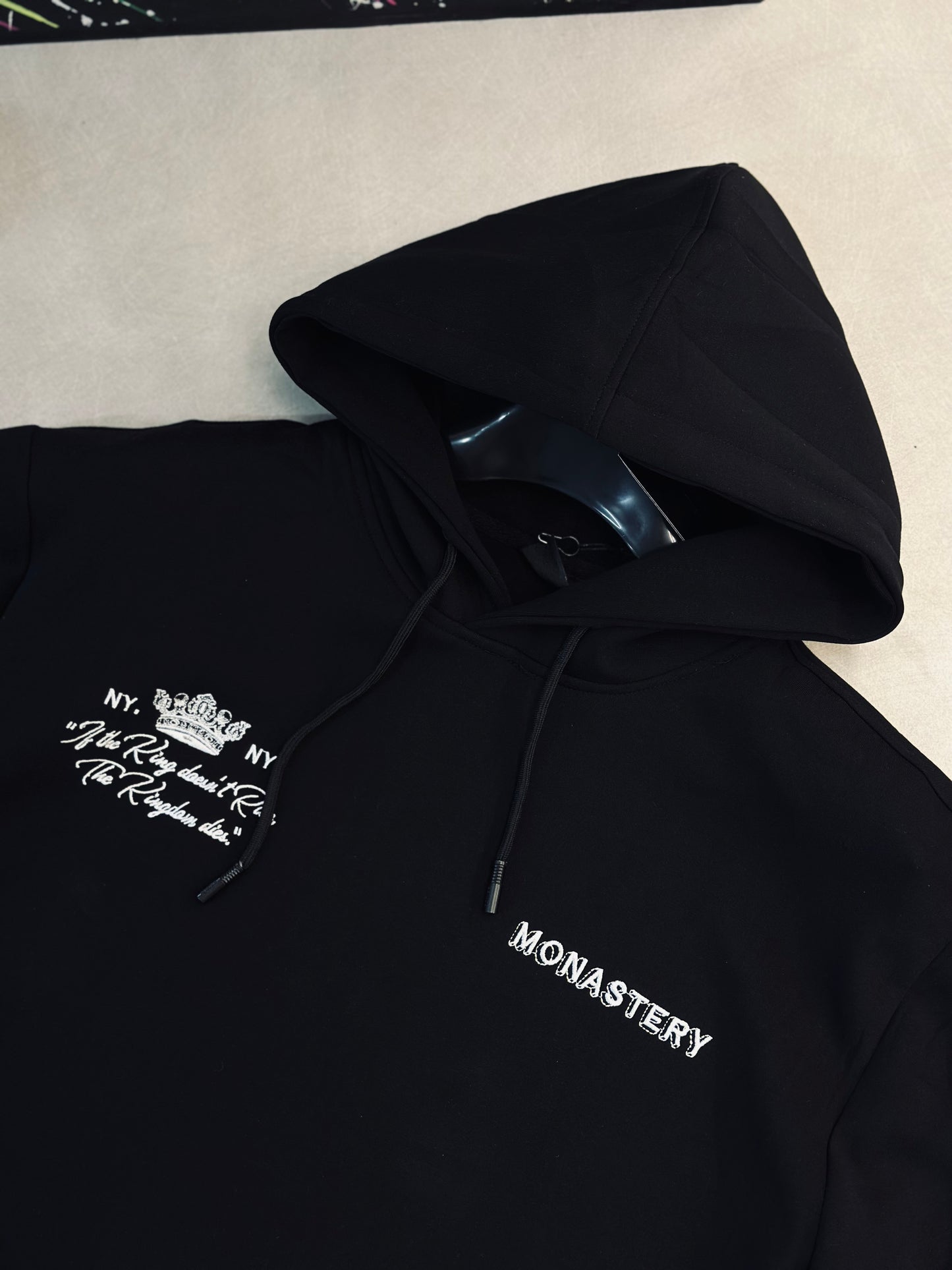 HOODIE MON NEGRO CORONA BORDADO