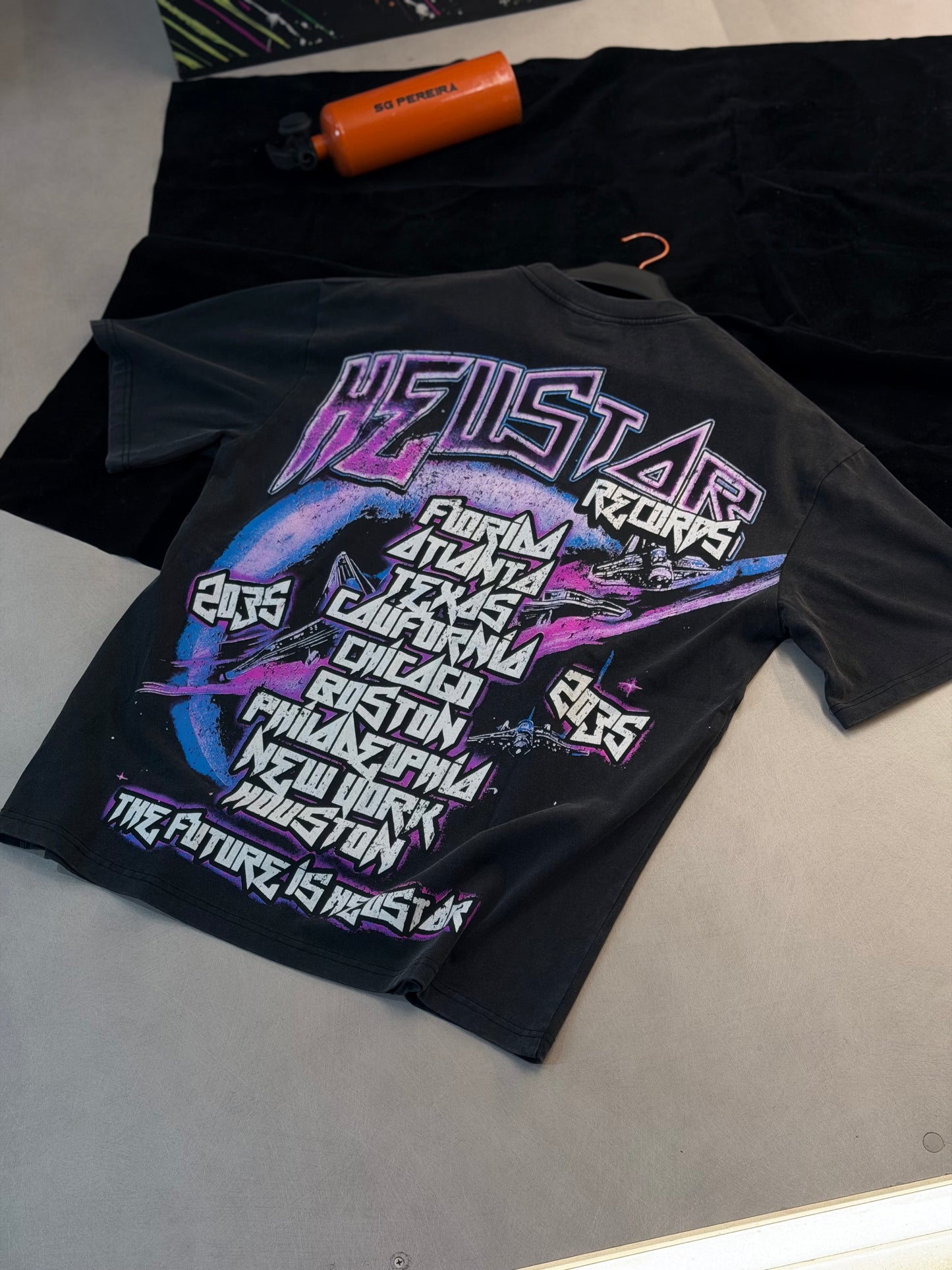 CAMISETA OVERSIZE HEL GRIS NIÑA UNIVERSO