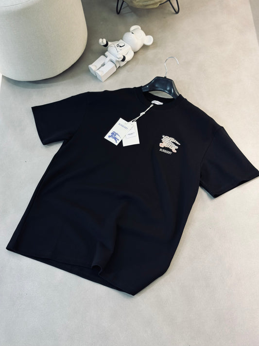 CAMISETA SEMI OVERSIZE BUR NEGRA LOGO COLOR