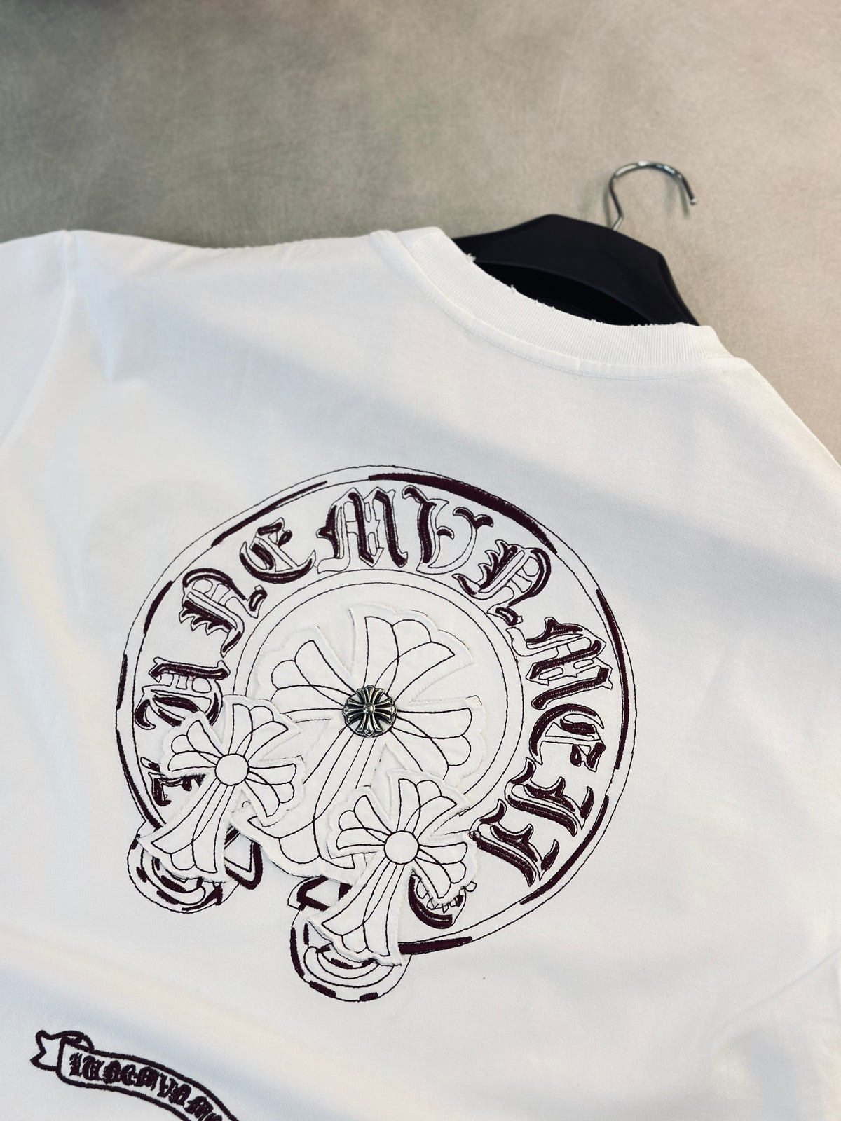 CAMISETA OVERSIZE CHR BLANCA LOGO TEJIDO ROJO