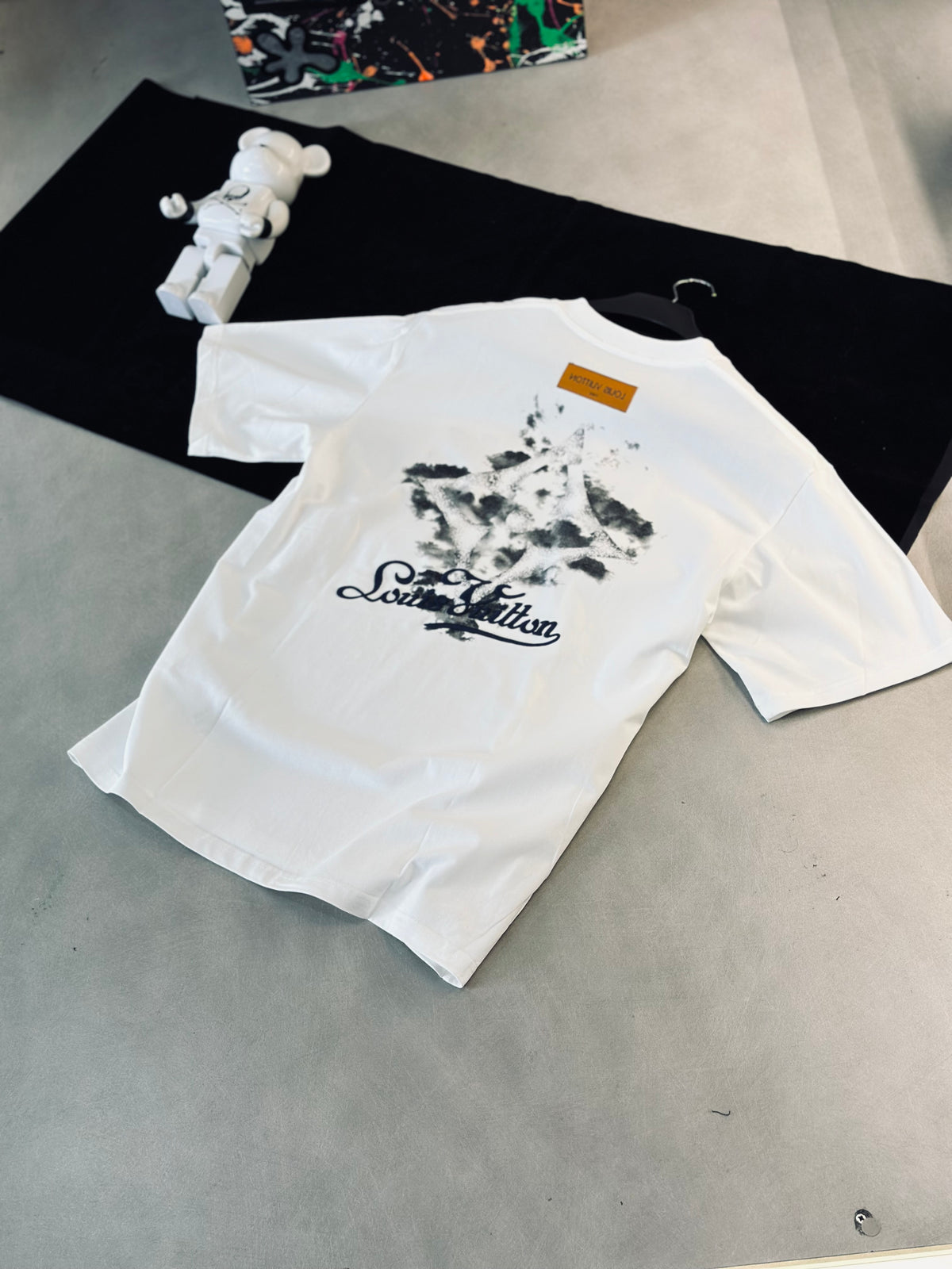 CAMISETA OVERSIZE LOU BLANCA LV TEJIDO NEGRO