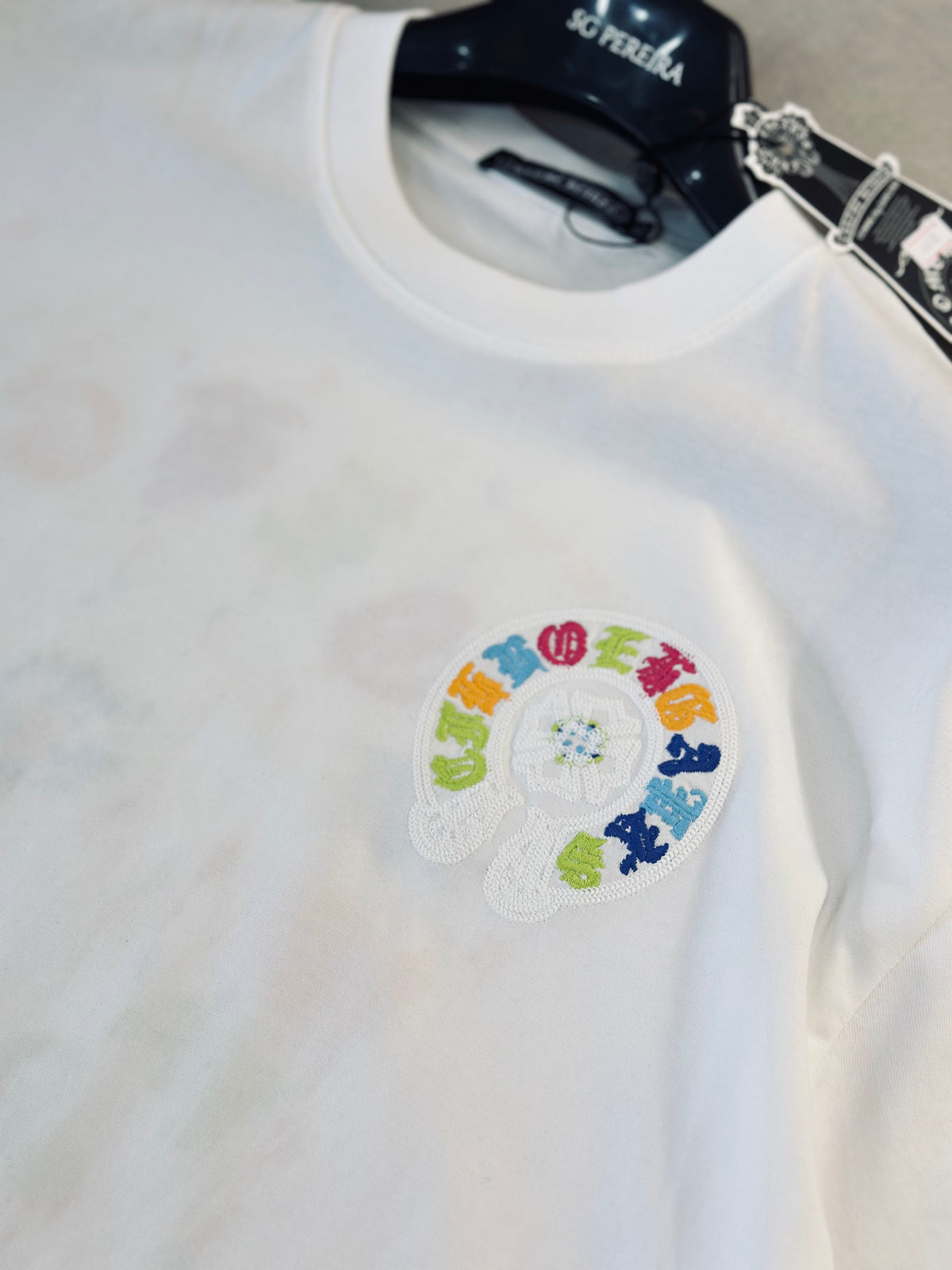 CAMISETA OVERSIZE CHR BLANCA LOGO COLORIDO