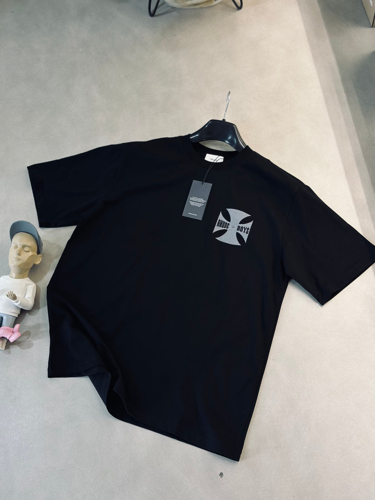 CAMISETA OVERSIZE RHU NEGRA CRUZ BOYS