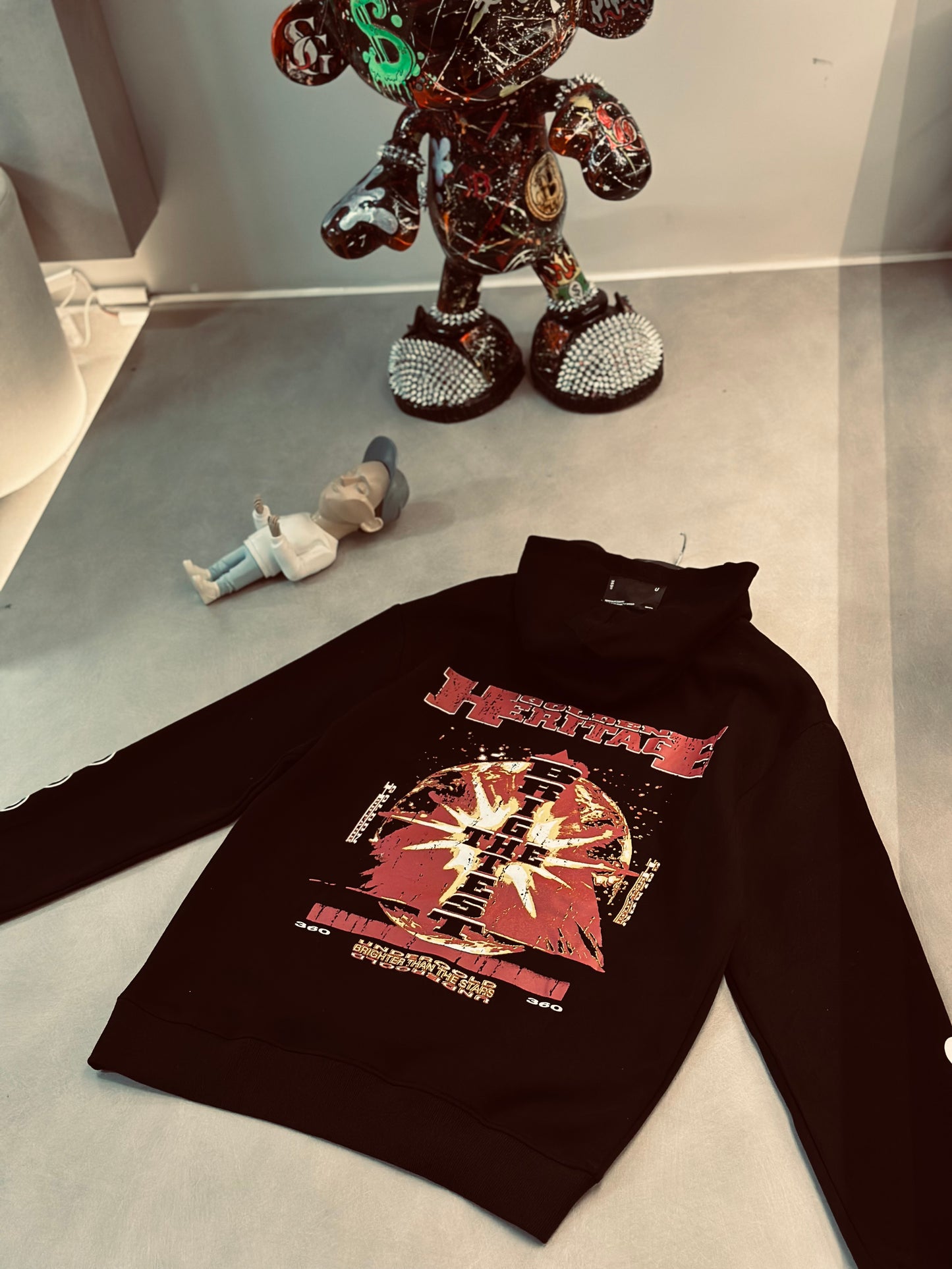 HOODIE UND NEGRO ESFERA TRASERA