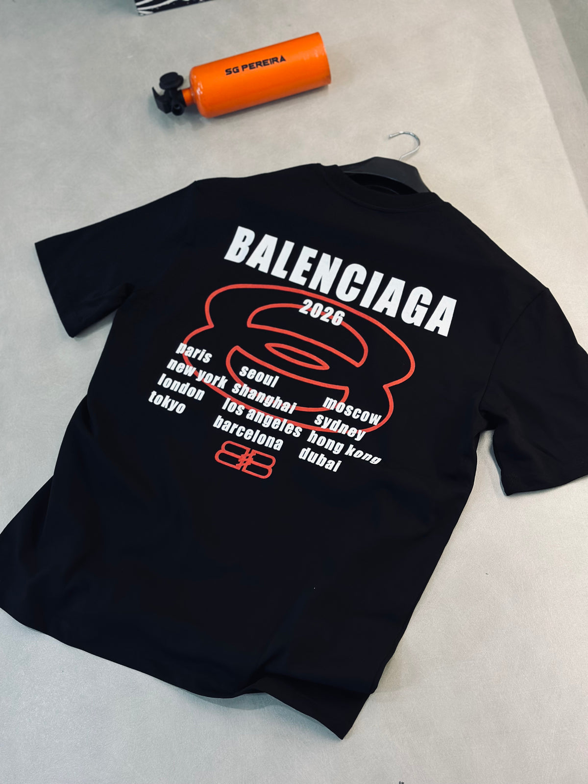 CAMISETA OVERSIZE BAL NEGRA BB ROJO