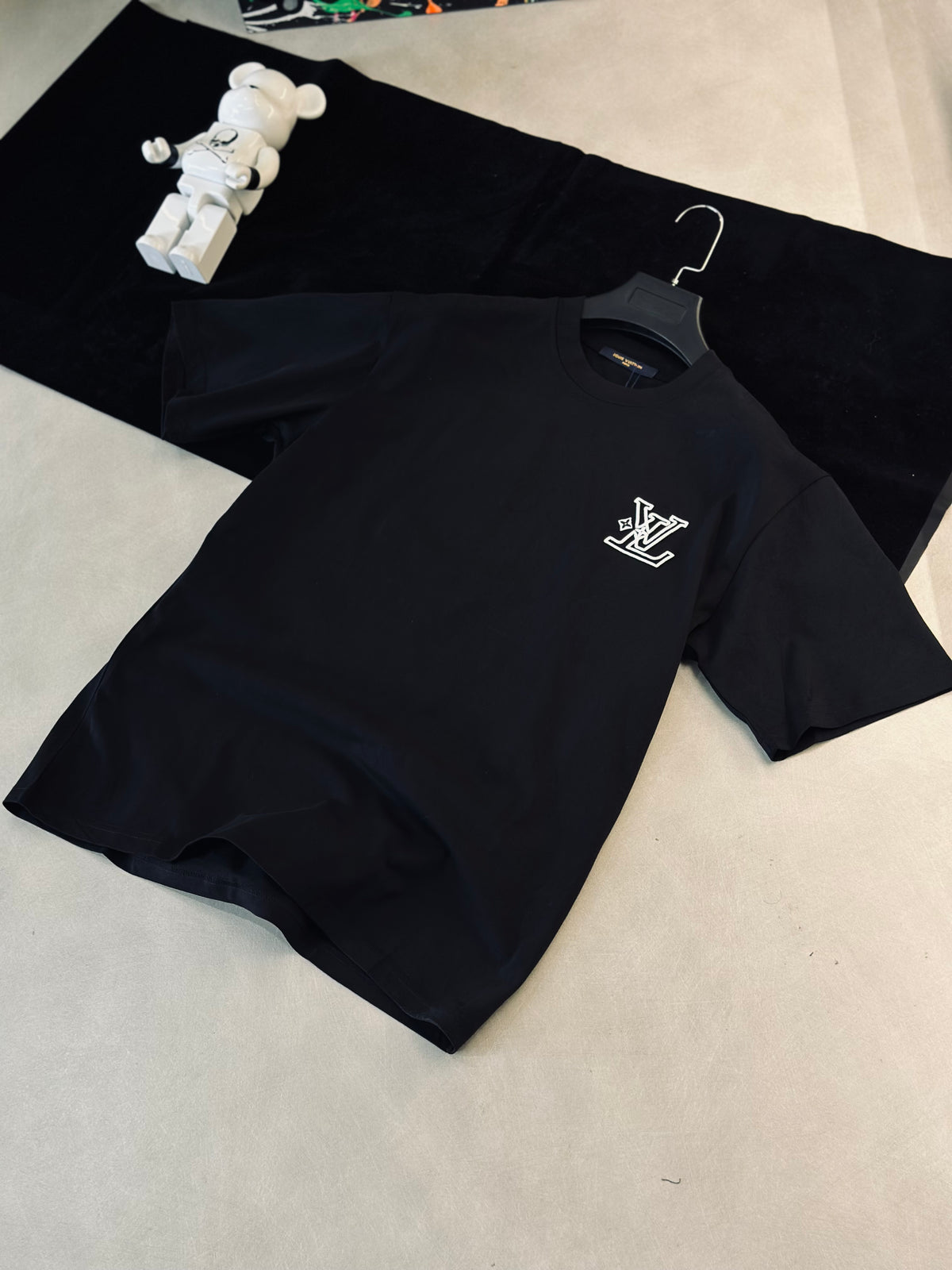 CAMISETA OVERSIZE LOU NEGRO LV TEJIDO BLANCO