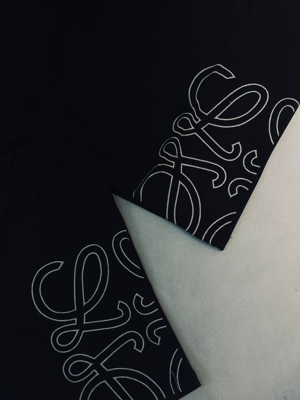 CONJUNTO LOW NEGRO TEJIDO CAFÉ