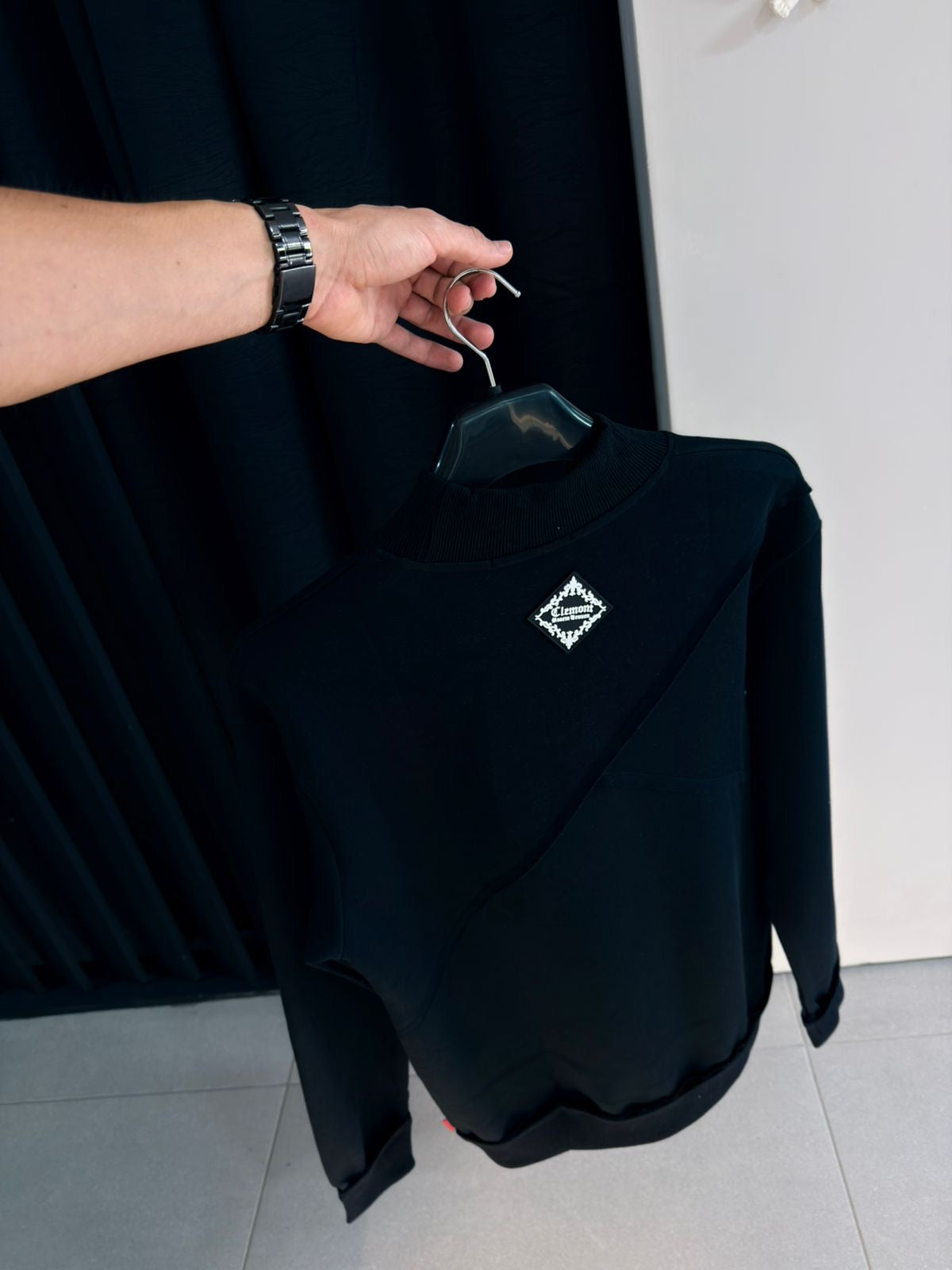 HOODIE CLE NEGRO PLACA GOMA