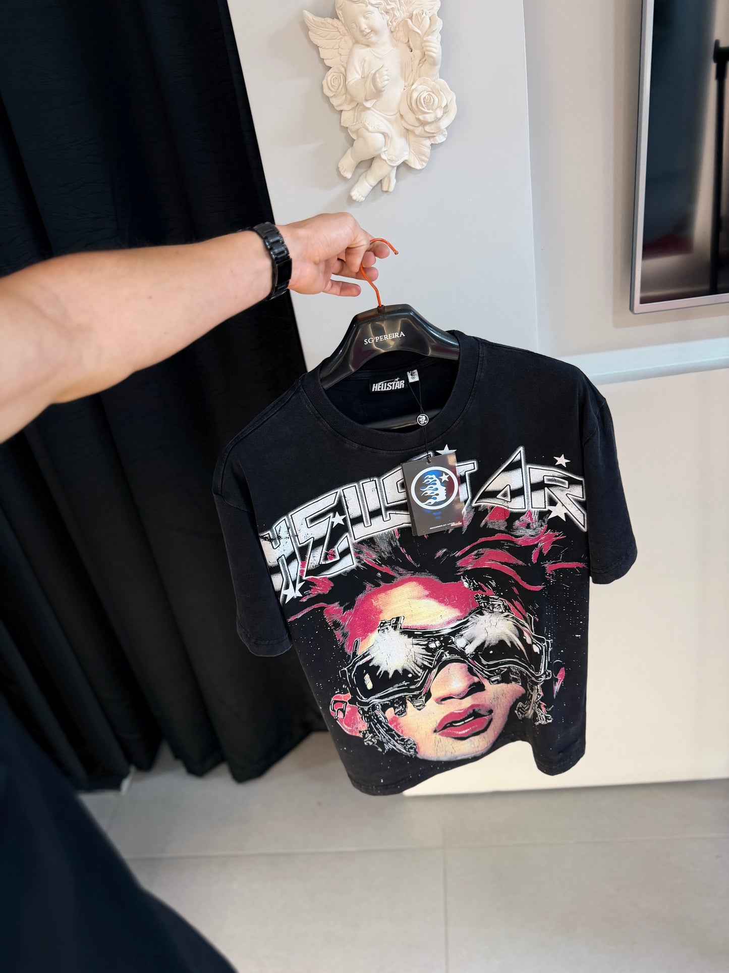CAMISETA OVERSIZE HEL GRIS LABIOS ROJOS