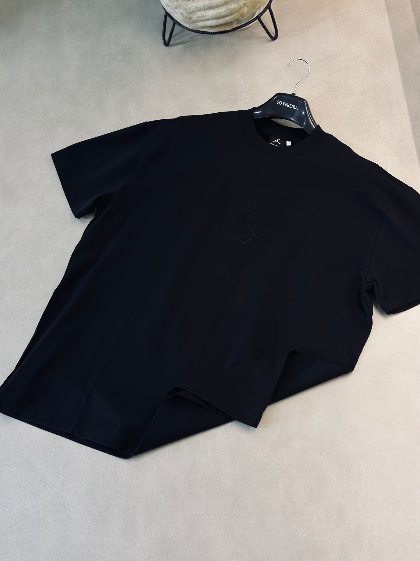 CAMISETA OVERSIZE OFF NEGRA JORDAN OFF FRONTAL