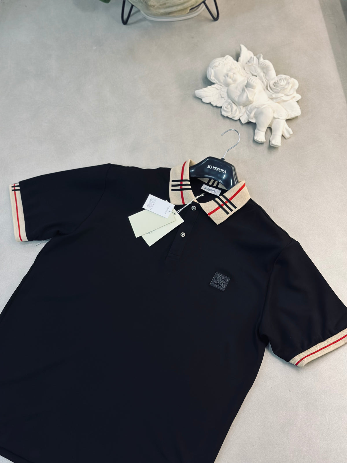 CAMISETA POLO BUR NEGRA DETALLE CUELLO