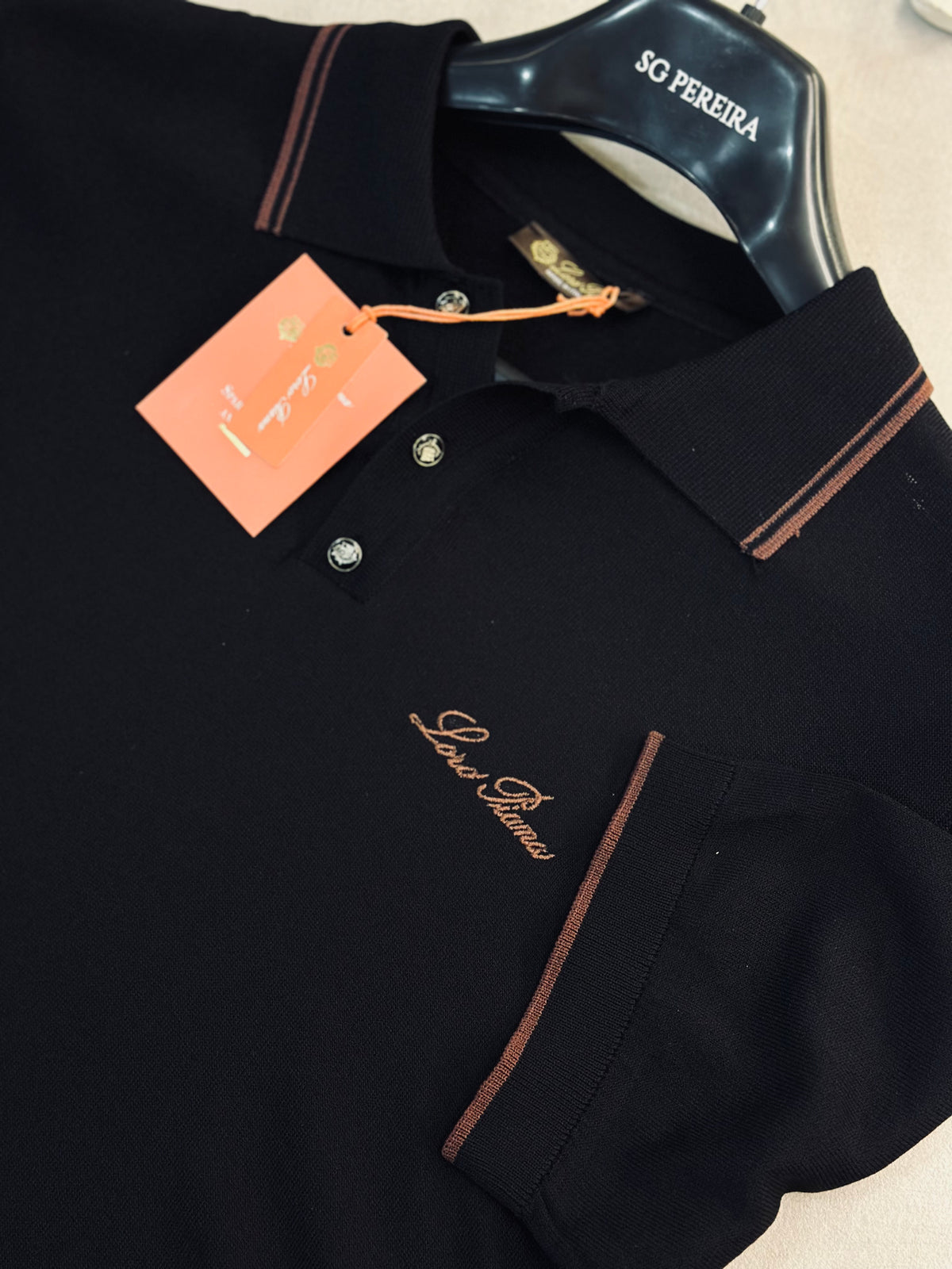 CAMISETA POLO LOR NEGRA TEJIDO LOR CAFÉ