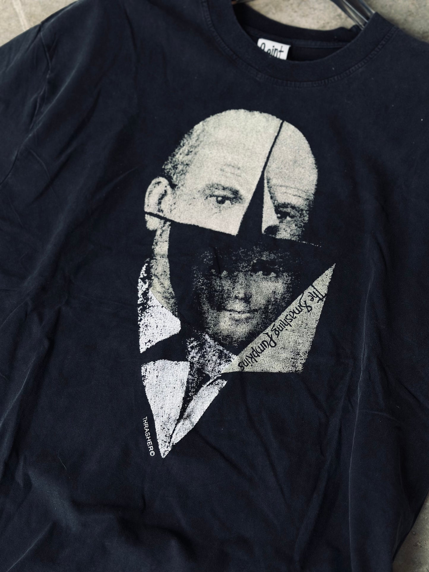 CAMISETA OVERSIZE SAI GRIS ROSTRO ROTO
