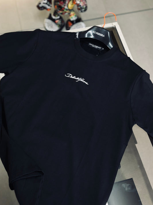 CAMISETA SLIM DOL NEGRA MARQUILLA CUELLO