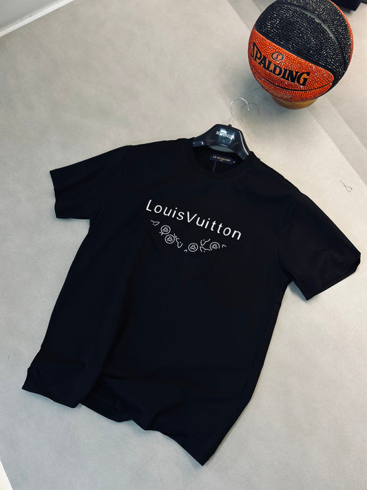 CAMISETA SLIM LOU NEGRA V ESTAMPADO