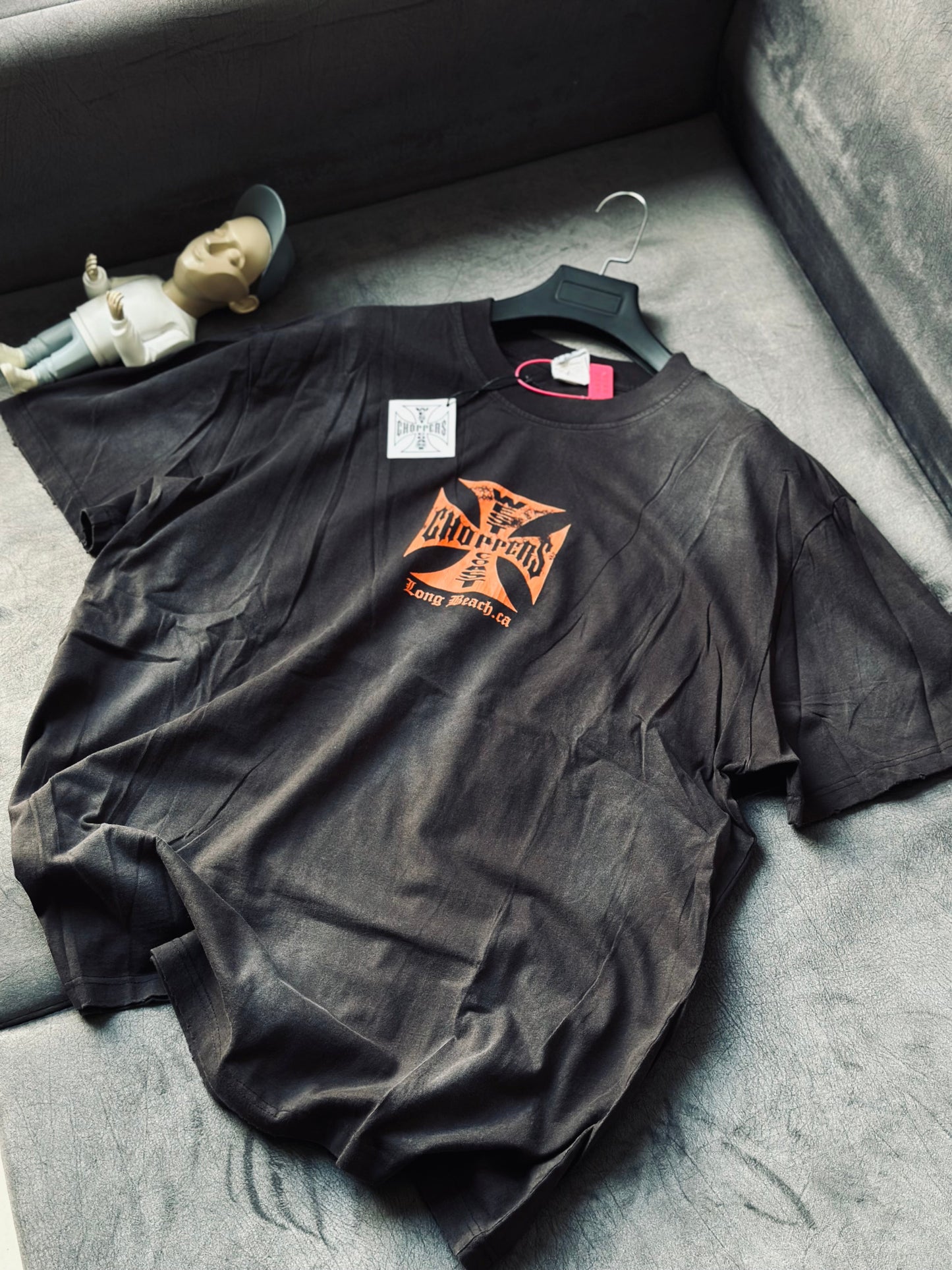 CAMISETA OVERSIZE WES NEGRA X ROJO