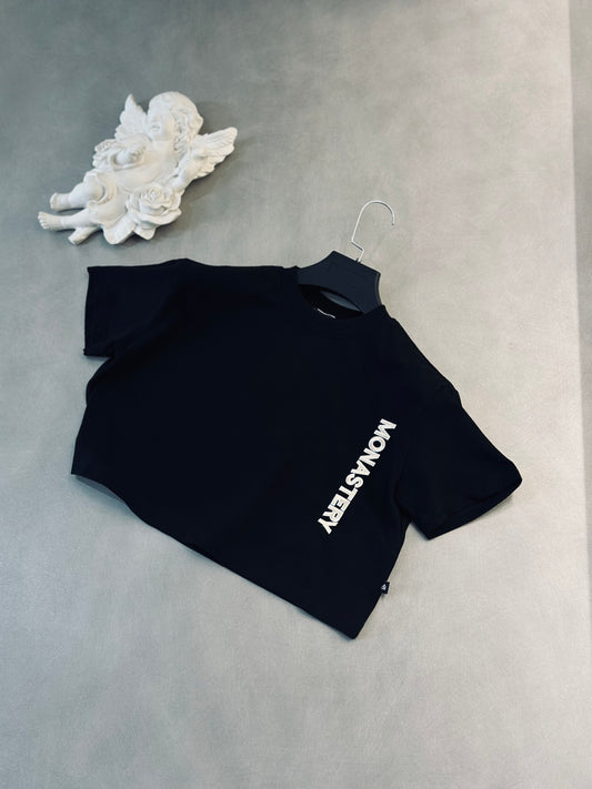 CROPTOP OVERSIZE MON NEGRA BORDADO BLANCO