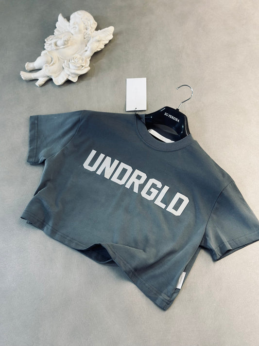 CROPTOP OVERSIZE UND GRIS CLASICA UND