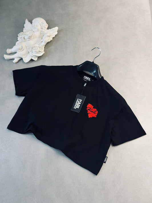 CROPTOP OVERSIZE KAR NEGRA CORAZON ROJO