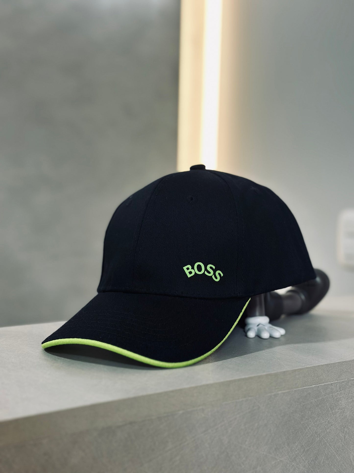 GORRA BOS NEGRA VIC VERDE