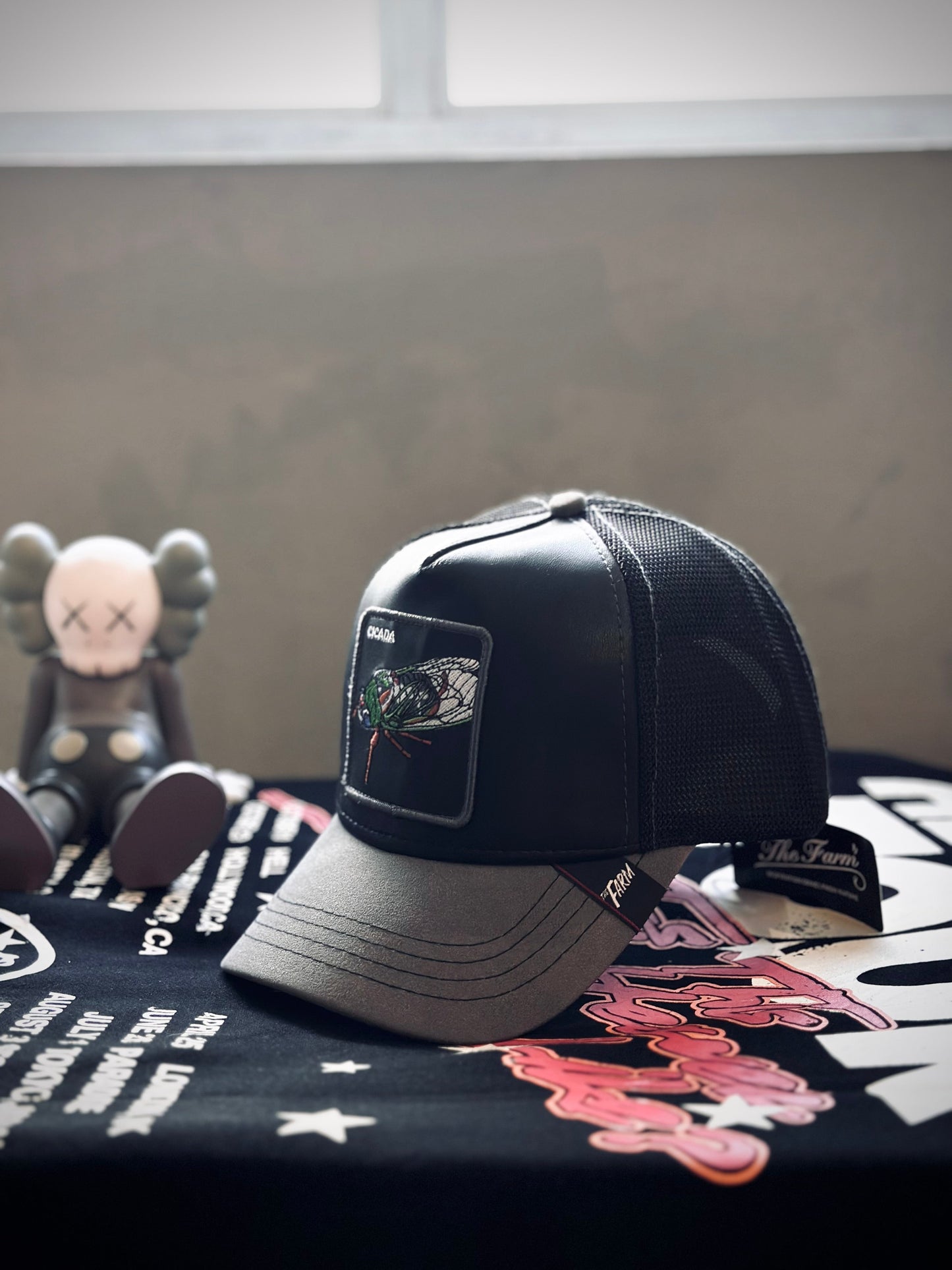 GORRA PREMIUM GOO NEGRA CUERINA MOSCO