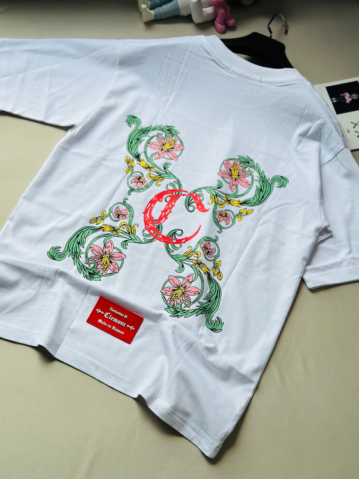 CAMISETA OVERSIZE CLE BLANCA C ROSAS