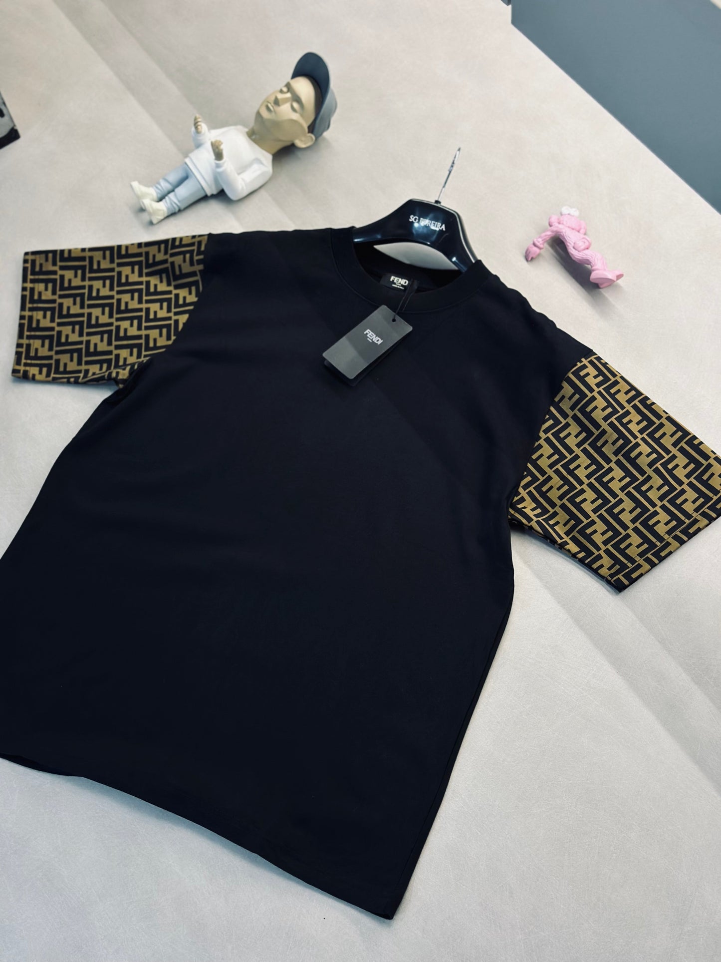 CAMISETA OVERSIZE FEN NEGRA MANGA ESTAMPADO