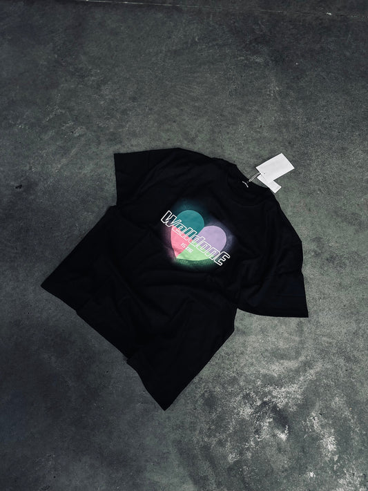 CAMISETA OVERSIZE WE1 NEGRA CORAZON COLORES