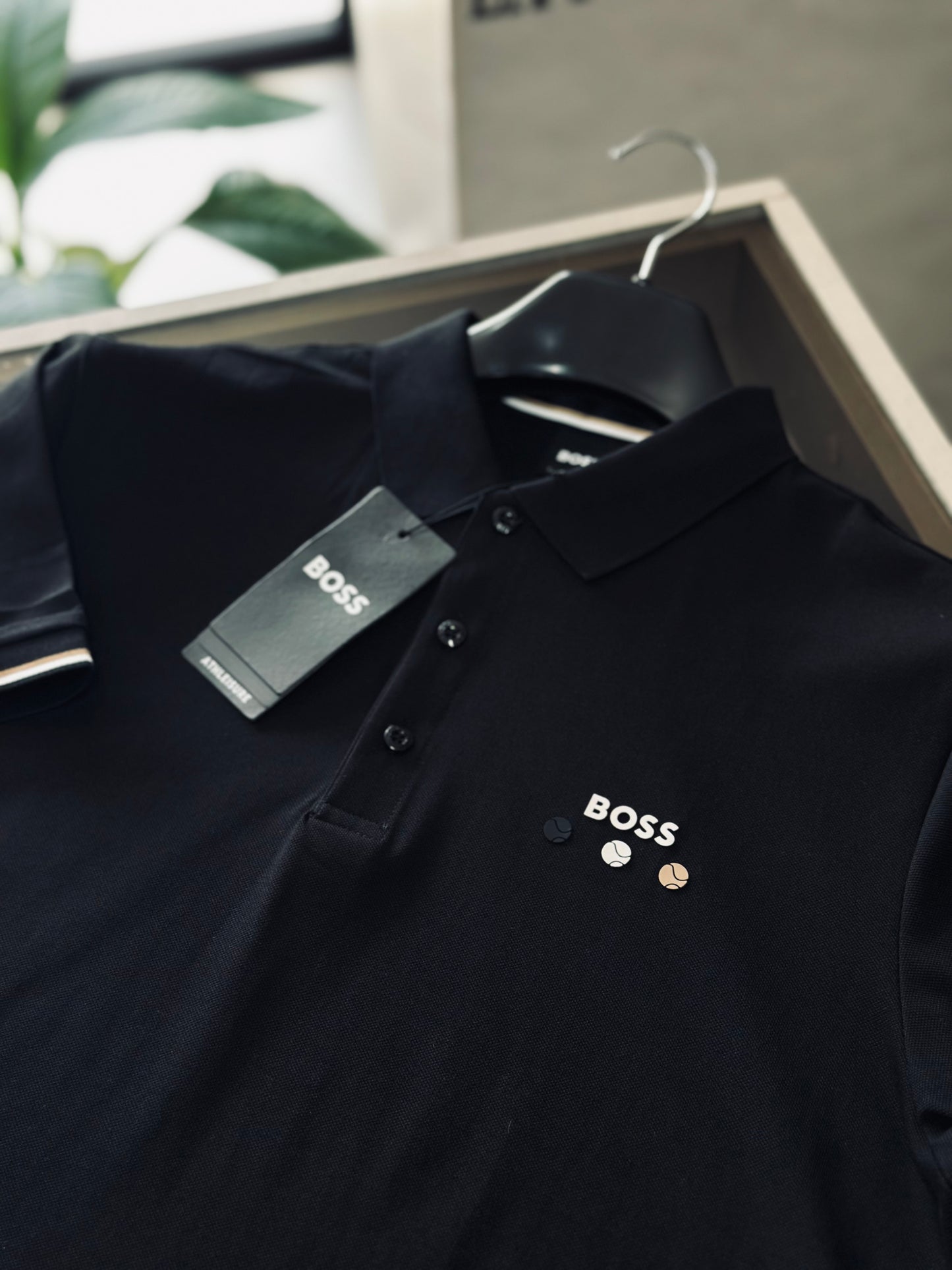 CAMISETA POLO BOS NEGRA PELOTA