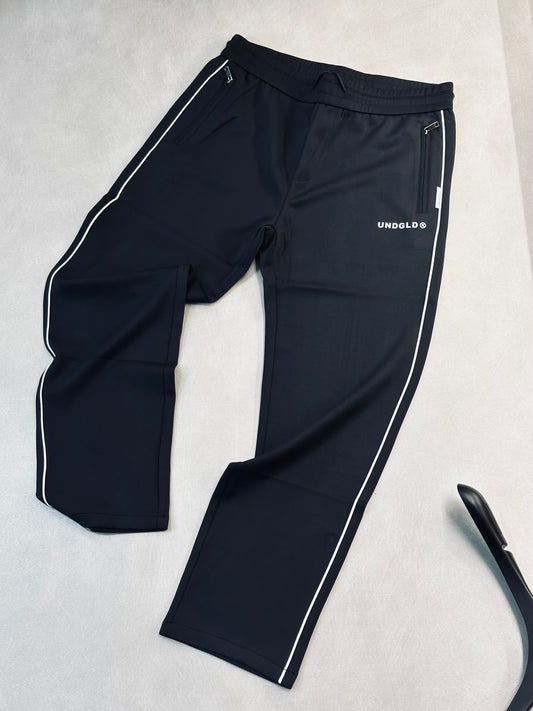 SUDADERA UND GRIS OSCURO UND BLANCA
