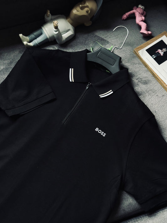 CAMISETA POLO HUG NEGRA CREMALLERA BOSS BLANCO