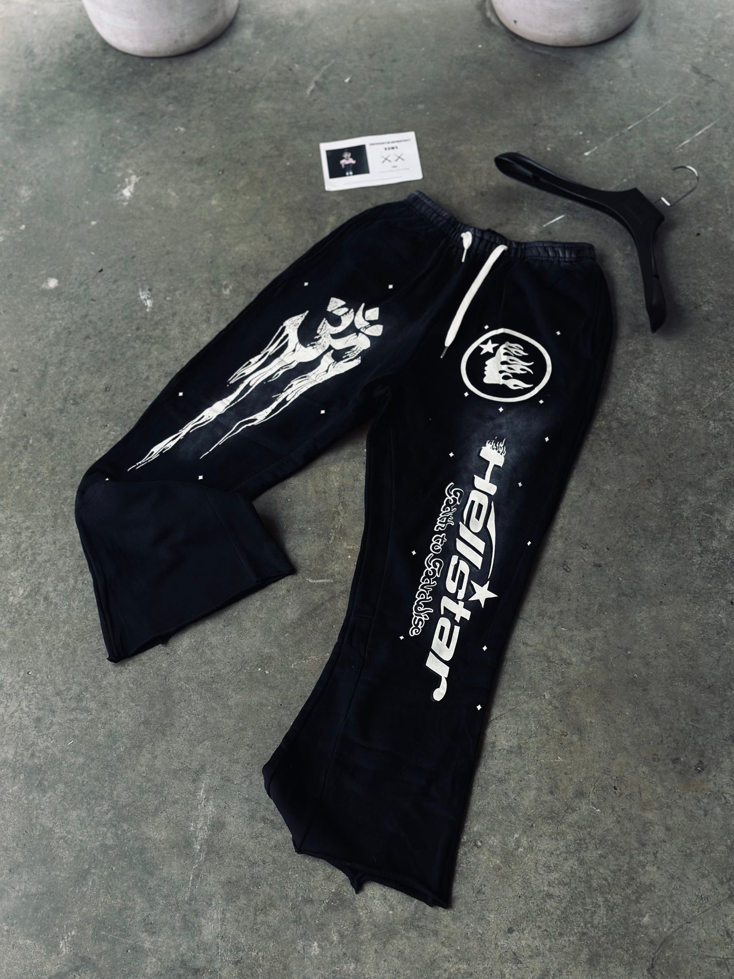 SUDADERA HEL NEGRA DEGRADADO LOGO