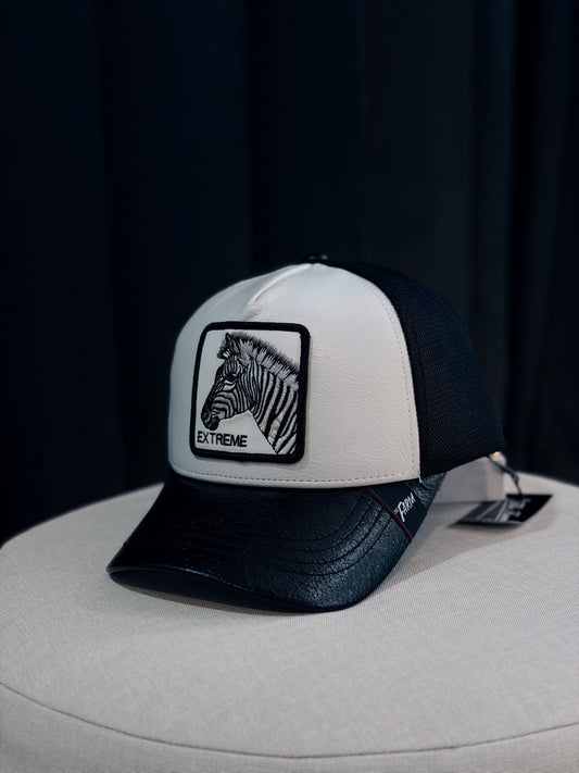 GORRA GOO NEGRA BLANCA CUERINA CEBRA
