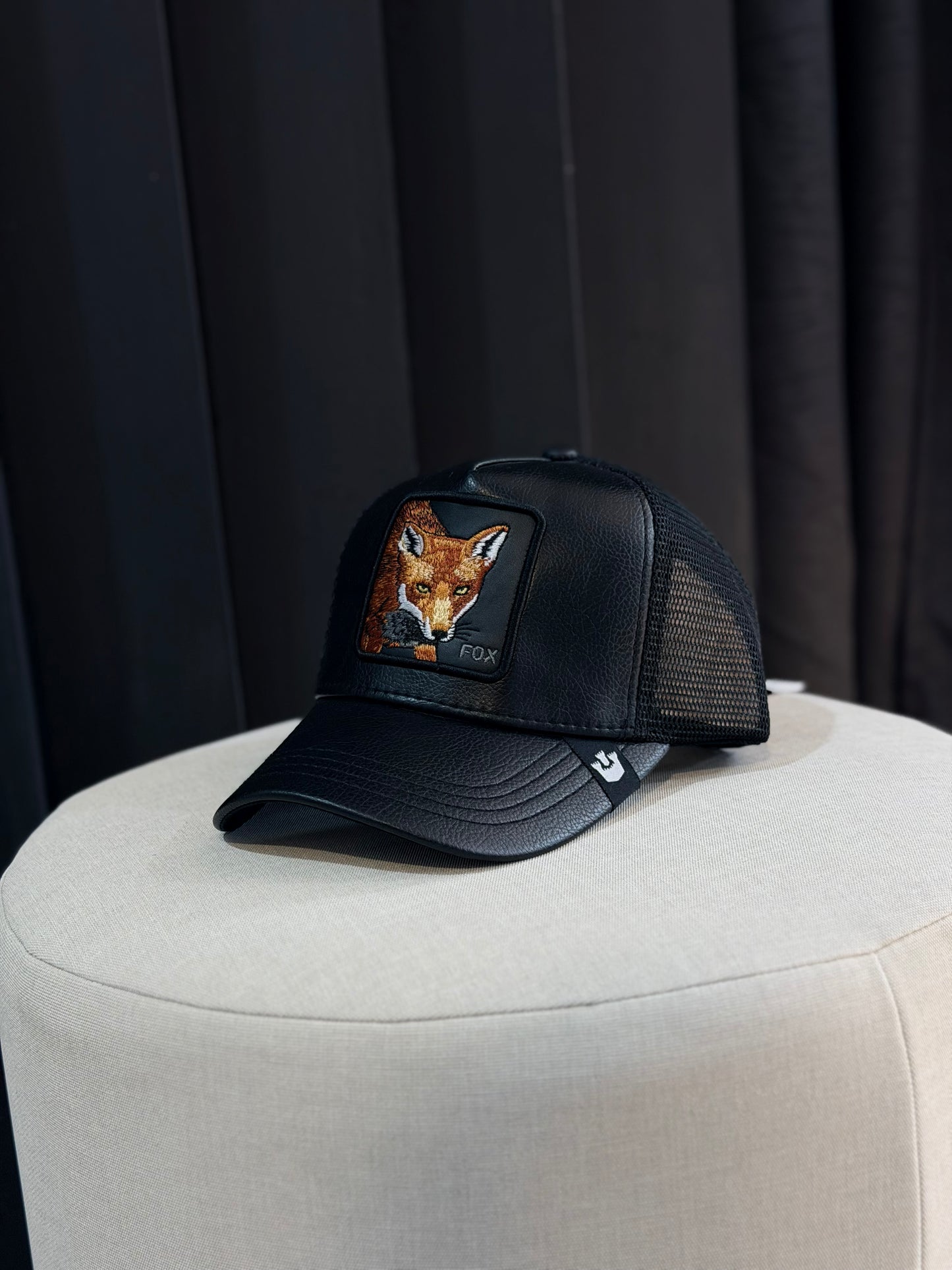 GORRA GOO NEGRA CUERINA ZORRO