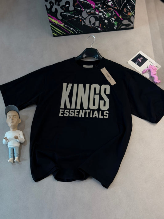 CAMISETA OVERSIZE ESS NEGRA KINGS