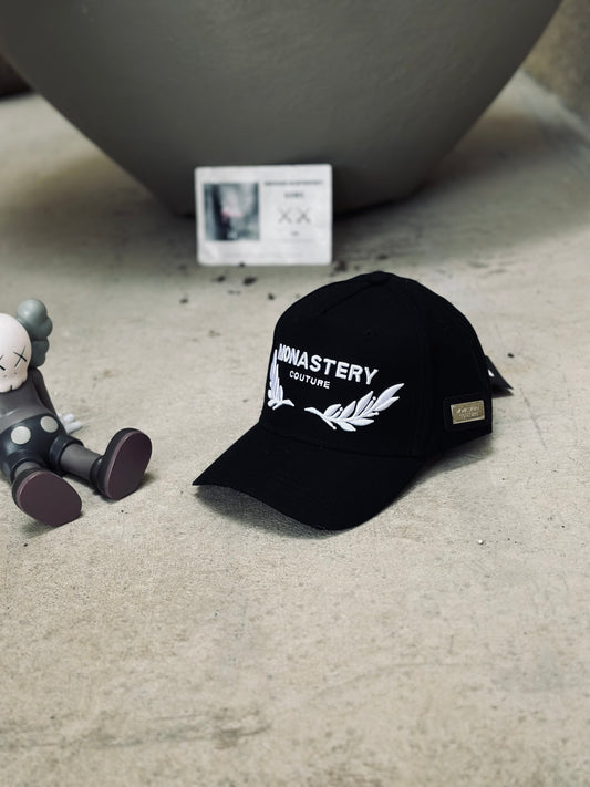 GORRA PREMIUM MON NEGRA MON RAMAS BLANCA