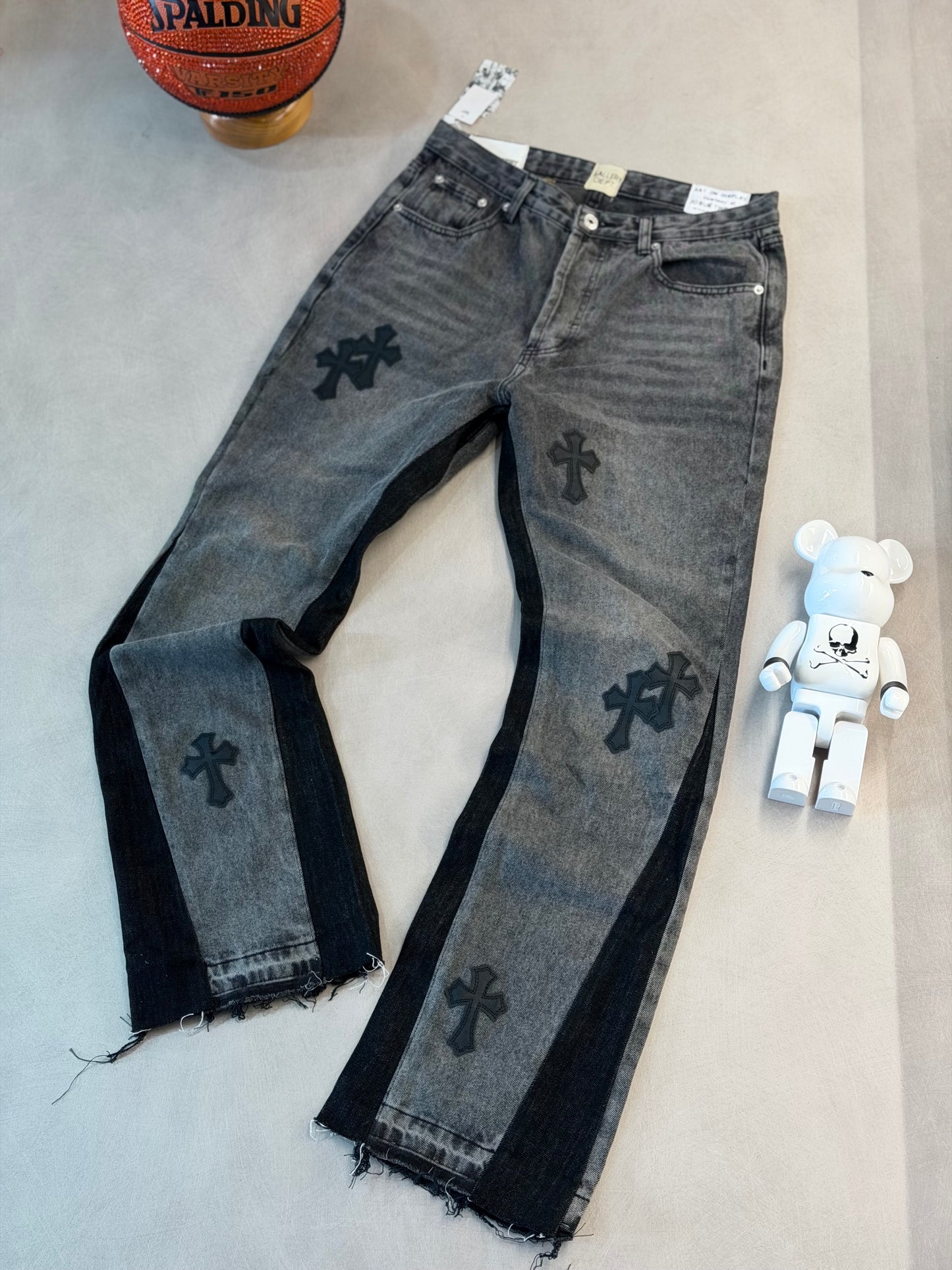 JEAN GAL NEGRO CRUCES NEGRAS