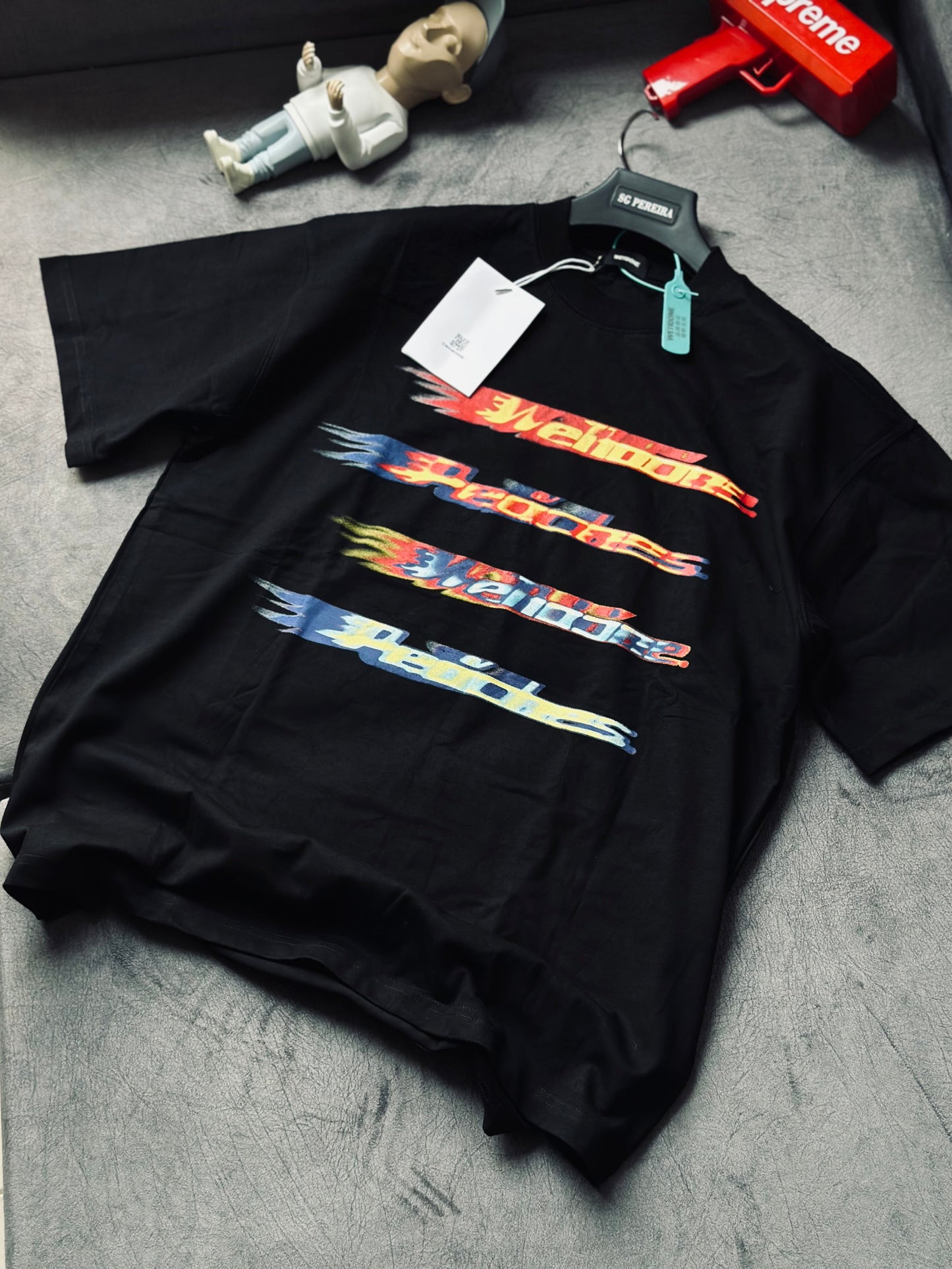 CAMISETA OVERSIZE WE1 NEGRA PEACHES