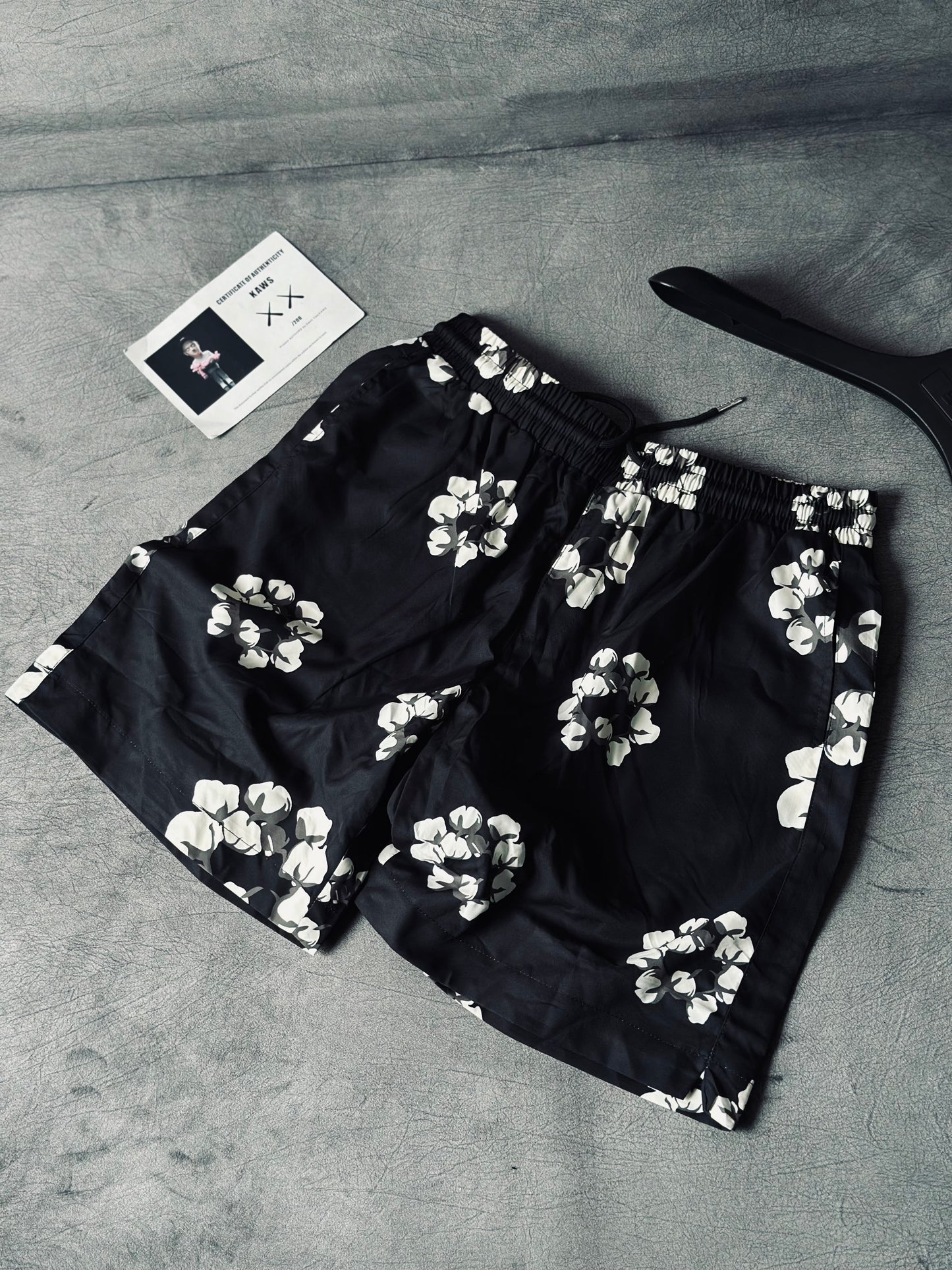 PANTALONETA PLAYERA DEN NEGRA FLORES