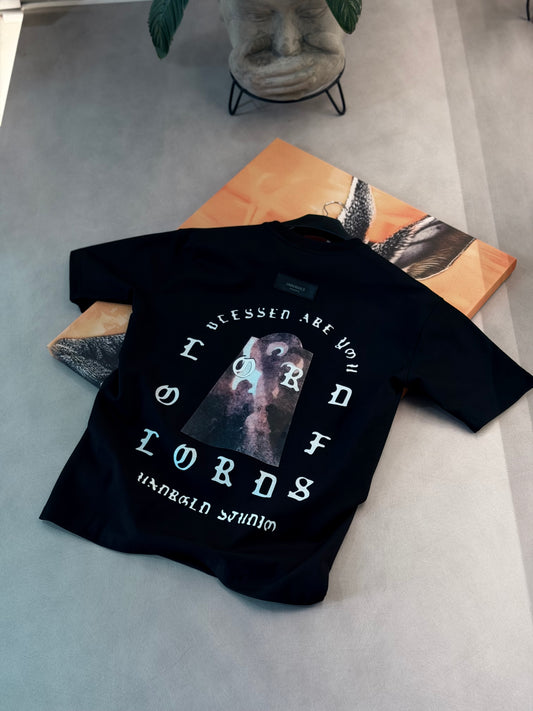 CAMISETA OVERSIZE UND NEGRA LORD OF