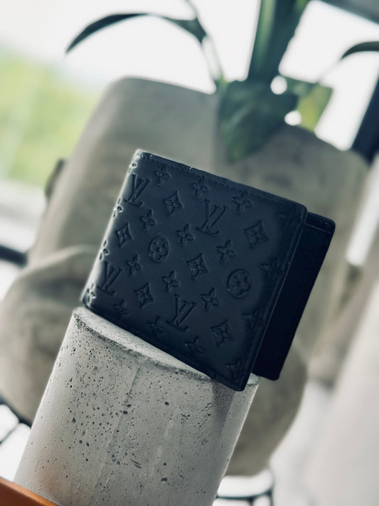 BILLETERA LOU NEGRA LV MARCADO
